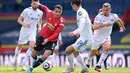 Mason Greenwood juga punya kans menjebol gawang Leeds, namun lagi-lagi, gawang skuad arahan Marcelo Bielsa itu masih dilindungi keberuntungan. (Foto: AFP/Pool/Laurence Griffiths)