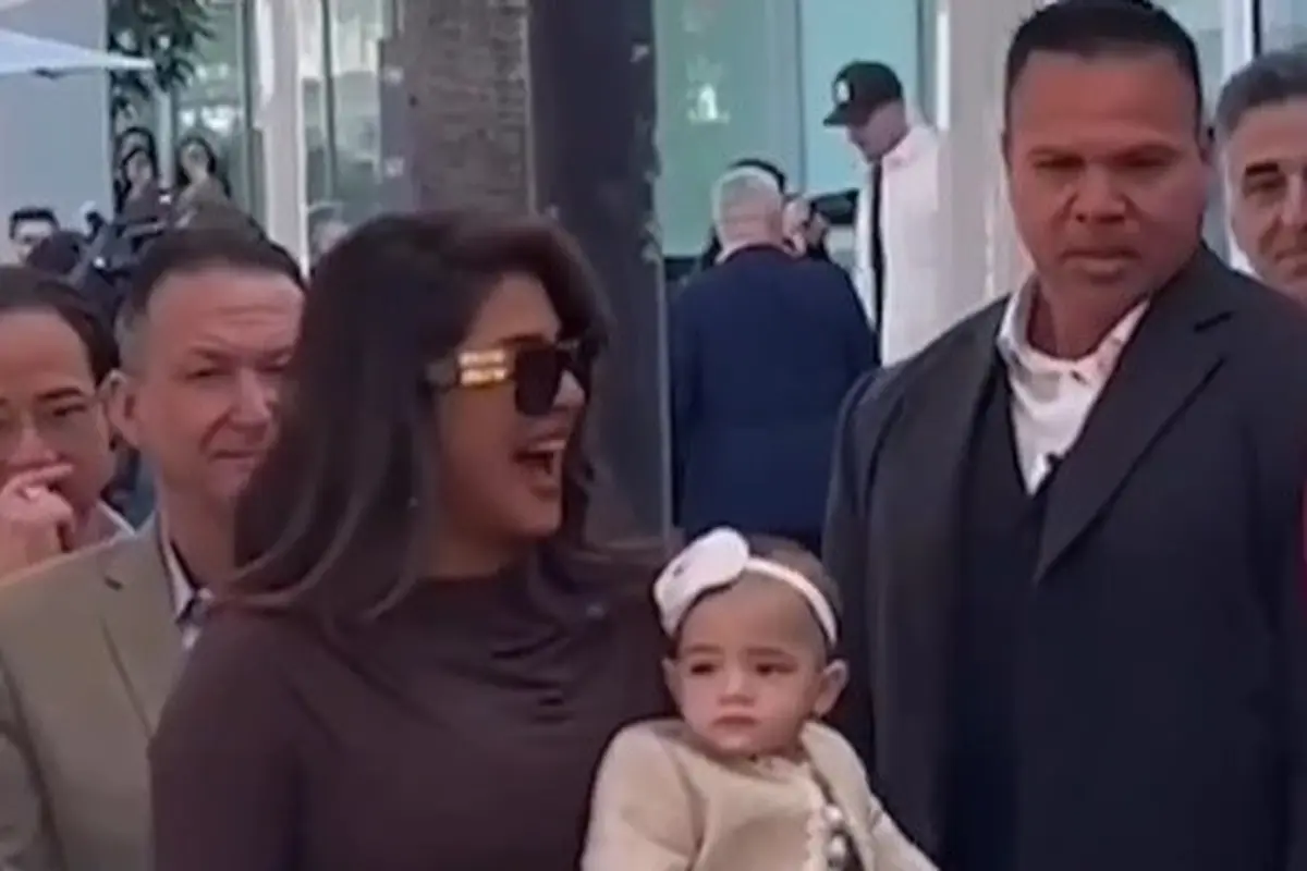 Priyanka Chopra tunjukkan wajah putrinya, Malti, ke dunia. (Foto: Instagram/mackennaluvsjonas93)