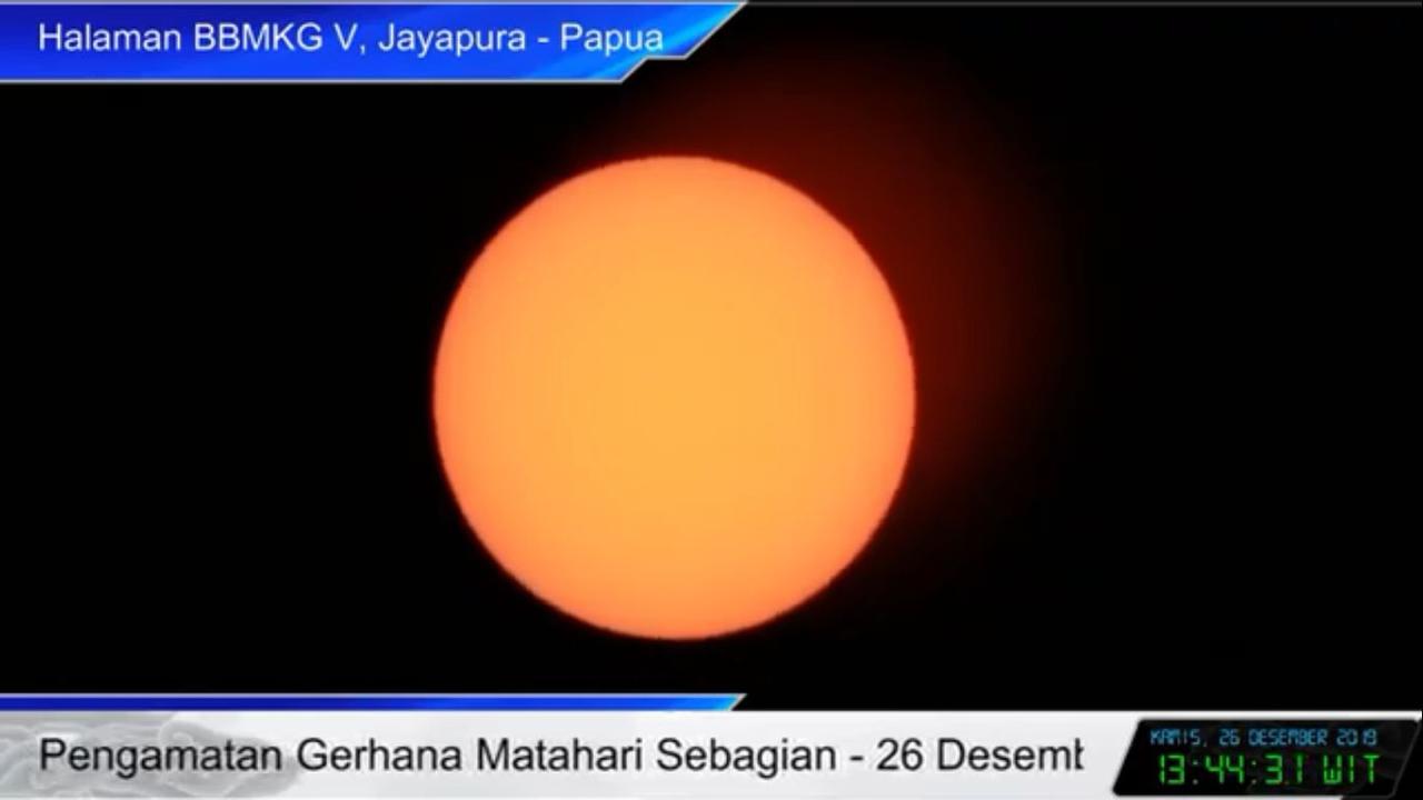 Fenomena Gerhana Matahari Cincin mulai terlihat di Jayapura, Papua