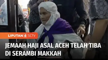 Jemaah haji Aceh yang tergabung dalam kloter dua tiba di Bandara Internasional Sultan Iskandar Muda. Selama pelaksanaan ibadah haji di Arab Saudi, delapan jemaah asal Aceh wafat di tanah suci.