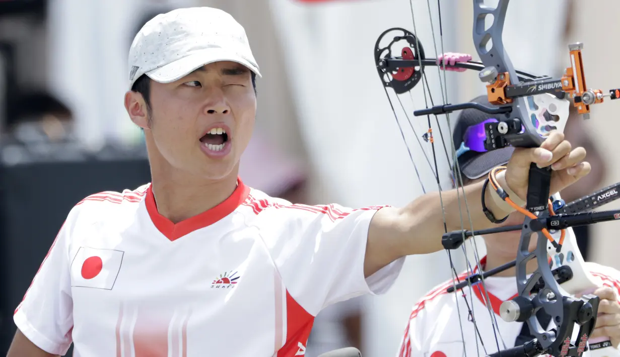 Ekspresi pemanah Jepang, Oyama Kohji, saat beraksi pada Asian Para Games di GBK, Jakarta, Selasa (9/10/2018). Jepang kalah dengan skor 125-137 dari Korea Selatan. (Bola.com/M Iqbal Ichsan)