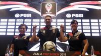 Iwan Budianto, Harsiwi Achmad dan Ratu Tisha, saat pengundian Piala Presiden 2019 di Hotel Sultan, Jakarta, Selasa (19/2). Sebanyak 20 klub akan tampil dalam Piala Presiden yang akan di mulai pada 2 Maret 2019. (Bola.com/M. Iqbal Ichsan)