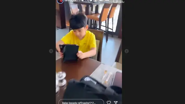 Rafathar Tak Sabar Nonton Langsung Pertandingan Inggris vs Iran di Piala Dunia 2022, Sudah Bangun Sejak Pukul 4 Pagi Waktu Qatar