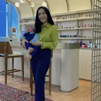 Boneka arwah sedang ramain diperbincangkan, sosok Furi Harun pun menyita perhatian. Ia mengadopsi 349 boneka arwah. Tak hanya mengasuh, ia juga membuka adopsi boneka bagi siapa saja yang ingin memilikinya. Berikut beberapa boneka yang bisa dimiliki.