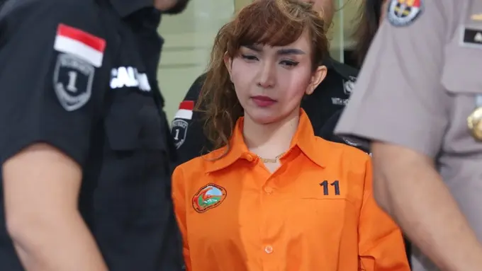 [Bintang] Roro Fitria