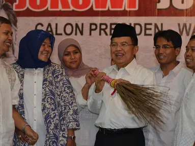 Calon Wakil Presiden Jusuf Kalla hadiri deklarasi Relawan Matahari Indonesia (RMI), Jakarta, Sabtu (31/5/14) (Liputan6.com/Andrian M Tunay) 
