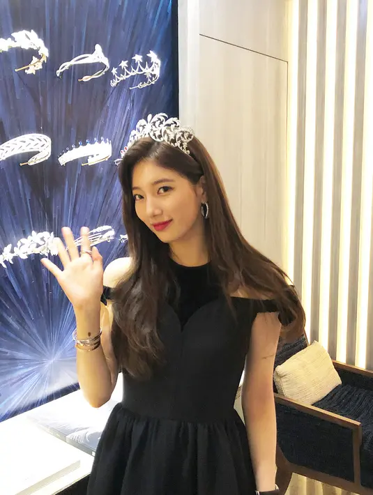 "Saat liburan aku suka tak melakukan apapun dan hanya beristirahat. Aku juga suka jalan-jalan. Aku tipe yang tak suka membuat rencana, aku tipe yang spontan saat liburan," ujarnya. (Foto: instagram.com/skuukzky)