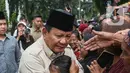 Warga tampak ramai menyambut kedatangan Prabowo. (Liputan6.com/Angga Yuniar)