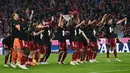 <p>Bayern Munchen sukses meraih gelar juara Bundesliga musim 2021/2022. Kepastian itu didapat Die Roten usai mengalahkan Borussia Dortmund pada laga pekan ke-31 Bundesliga di Allianz Arena, Sabtu (23/4/2022) malam WIB. (AFP/Christof Stache)</p>