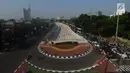 Sejumlah kendaraan melintas di lintas bawah atau underpass Mampang-Kuningan, Jakarta Selatan, Rabu (11/4). Jalan lintas bawah atau underpass Mampang-Kuningan hari ini mulai diuji coba selama sepekan ke depan. (Merdeka.com/Imam Buhori)