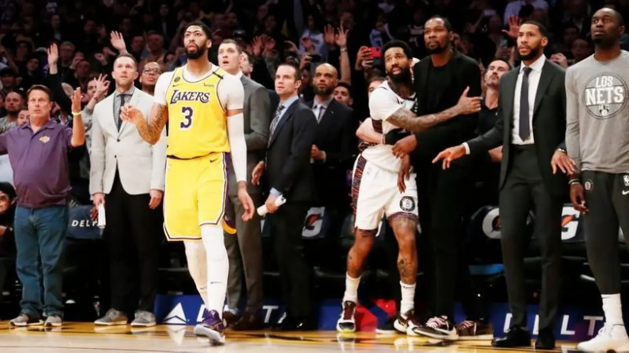 Kevin Durant Menonton Laga Nets Melawan Lakers