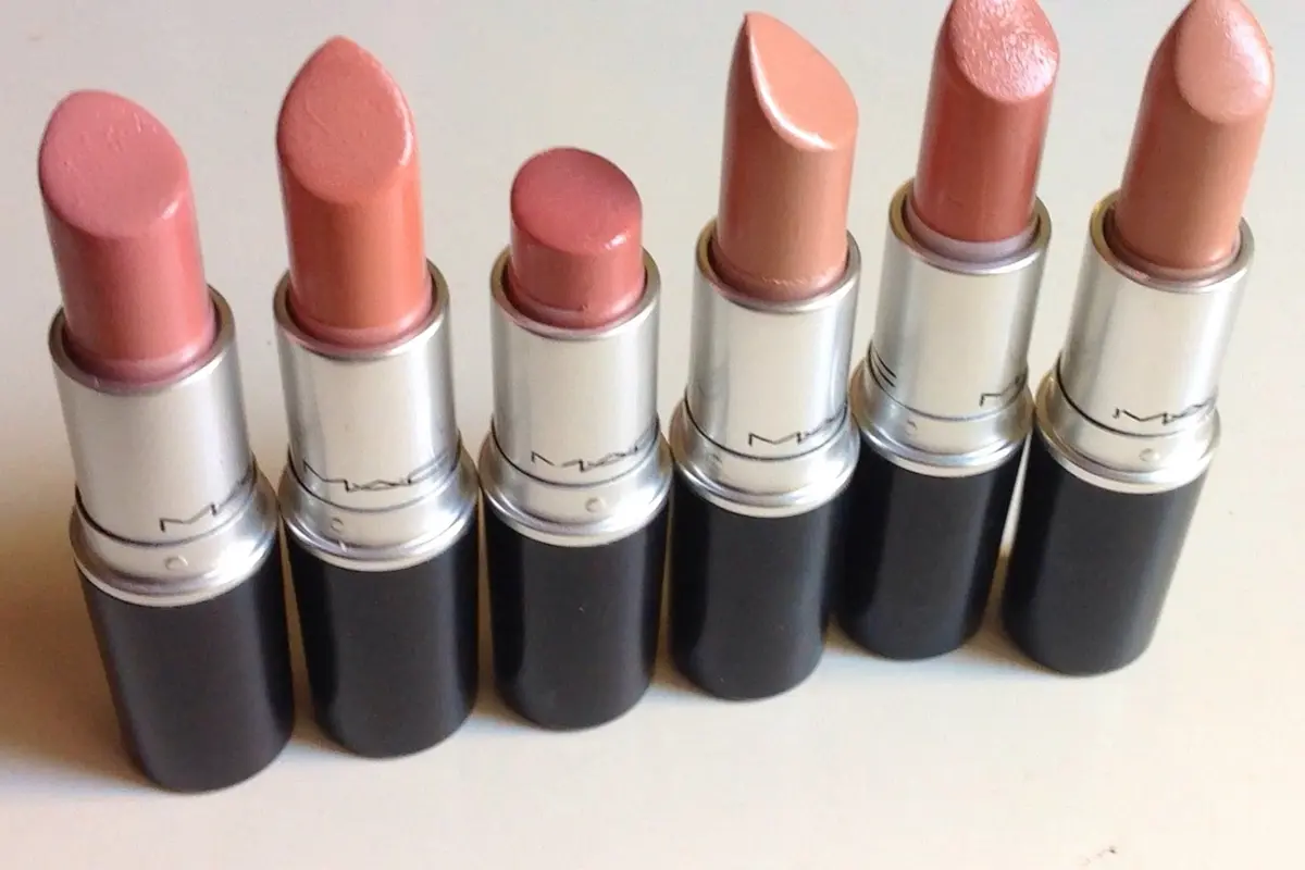 [Bintang] Bingung Memilih Lipstik Nude? Ini Lho Tipsnya