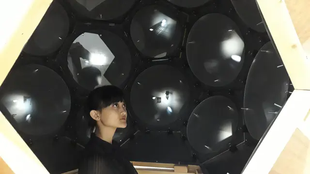 “I Can See The World” jadi salah satu instalasi seni yang dipamerkan dalam pameran bertajuk Re-Definition di Bale Tonggoh Selasar Sunaryo Art Space.