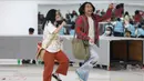 Pelakon musikal Perahu Kertas berakting pada sesi latihan di Ciputra Artpreneur, Jakarta, Kamis (15/1/2026). (KapanLagi.com/Budy Santoso)