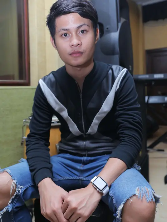 Beberapa lagu tema cinta disiapkan Esal Revano dan Meivin Malelak. Keduanya akan membawakan 11 lagu. Esal akan membawakan single teranyar berjudul Cinta. Begitu juga dengan Meivin akan membawakan lagunya berjudul Di Mana Cinta. (Andy Masela/Bintang.com)