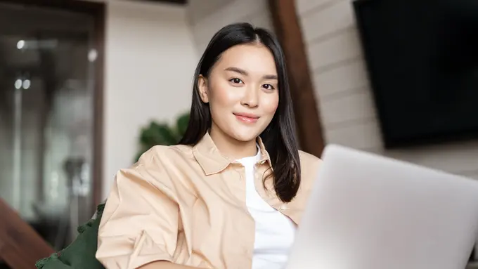 perempuan sukses kerja