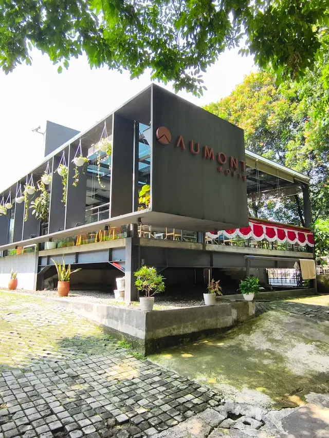Coffee Shop Dekat Stasiun Gondangdia