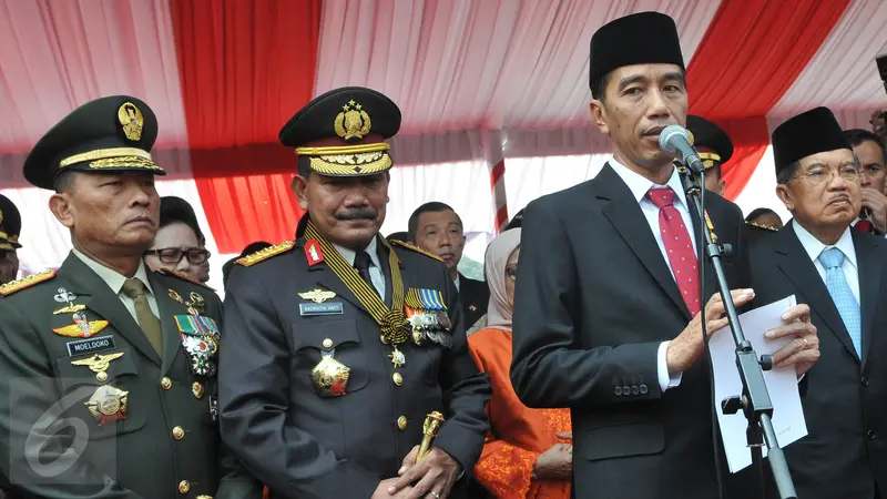 20150701-Pesawat Hercules Jatuh, Presiden Jokowi Ikut Rasakan Kesedihan Keluarga Korban-Depok-Presiden Jokowi didampingi Wapres Jusuf Kalla, Kapolri Jenderal Polisi Badrodin Haiti dan  Panglima TNI Jenderal Moeldoko