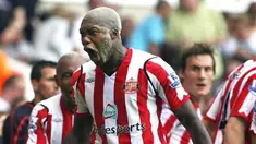Sunderland's Djibril Cisse celebrates after scoring a goal against Tottenham Hotspur during their premiership match at White Hart Lane in London, on August 23, 2008. AFP PHOTO/BEN STANSALL