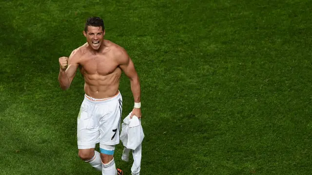 Cristiano Ronaldo tidak memiliki tato di tubuhnya.