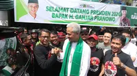 Bakal calon presiden (bacapres) 2024 PDI-P Ganjar Pranowo, berkunjung ke DPW PPP Sulawesi Utara yang berada di Kecamatan Paal Dua, Kota Manado pada Kamis (18/5) pagi. Ganjar disambut Ketua DPW PPP Sulawesi Utara, Depri Pontoh.