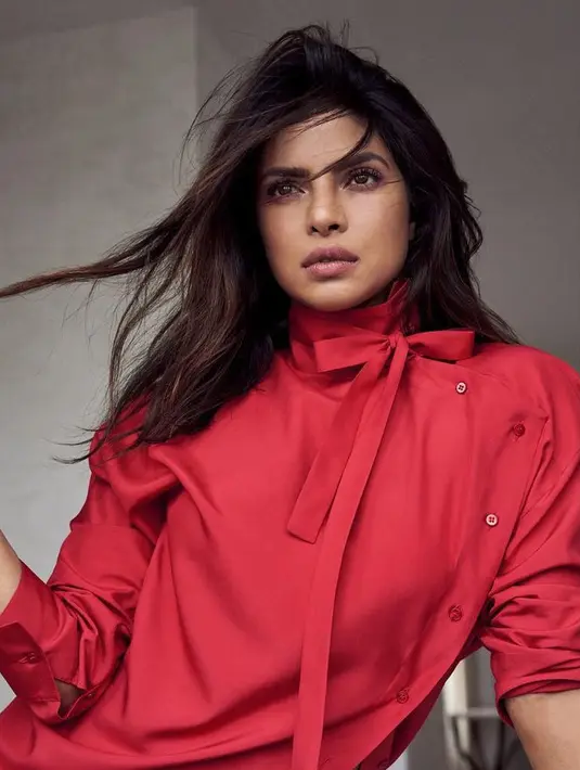 Aktris kelahiran 18 Juli 1982 ini akan bermain dalam film Bhaarat. Dalam film Bhaarat, kabarnya Priyanka mendapatkan bayaran yang sangat mahal. (Foto: instagram.com/priyankachopra)