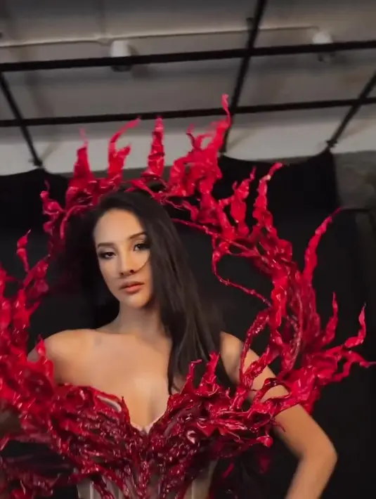 Setiap tahun Anya rutin mengunggah foto cosplay yang selalu menyita perhatian. [Instagram.com/anyageraldine]