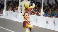 Frederika Alexis Cull saat tampil di Jember Fashion Carnival (JFC) 2019 (dok.Instagram@hasjimroshan/https://www.instagram.com/p/B0u8EDyhFM3//Devita Nur Azizah