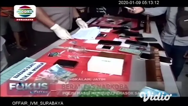 Jajaran Satresnarkoba Polres Bangkalan, Madura, Jawa Timur, berhasil mengamankan 5 orang pengedar narkoba jenis sabu-sabu asal Malaysia.