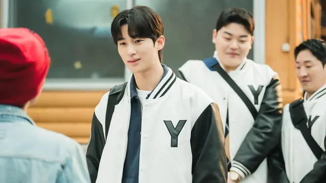 Byeon Woo Seok dalam drakor Lovely Runner. (tvN via Soompi)