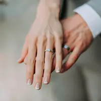 ilustrasi mimpi suami menikah lagi/Samantha Gades/unsplash