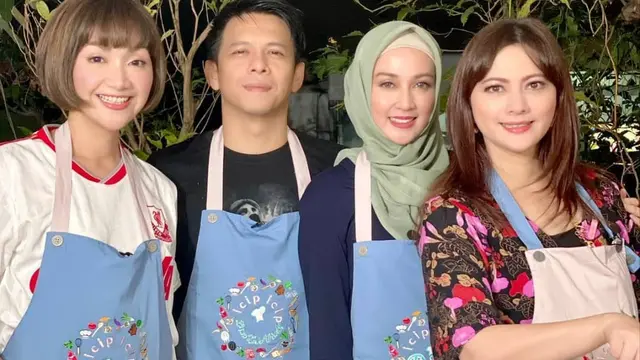 Disebut Cocok, Ini 6 Momen Kebersamaan Ariel Noah dan Dina Lorenza Masak Bareng