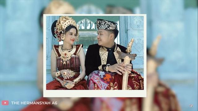 7 Potret Prewedding Azriel Hermansyah dan Sarah Menzel dalam Busana Bali