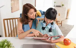 Ciri Ibu yang Anaknya Bakal Tumbuh Pintar, Kebiasaan Sederhana Ini Punya Peran Besar