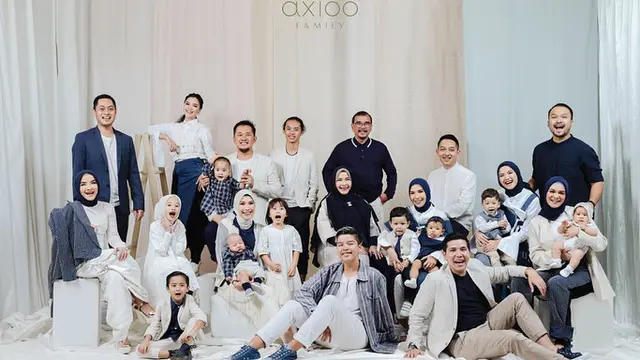 6 Potret Kompak Zaskia Mecca dengan Keenam Saudaranya, Sibling Goals