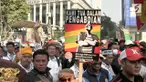 Ribuan pegawai tidak tetap atau honorer dari berbagai instansi pemerintah di sejumlah daerah menggelar demo di depan Istana Merdeka,