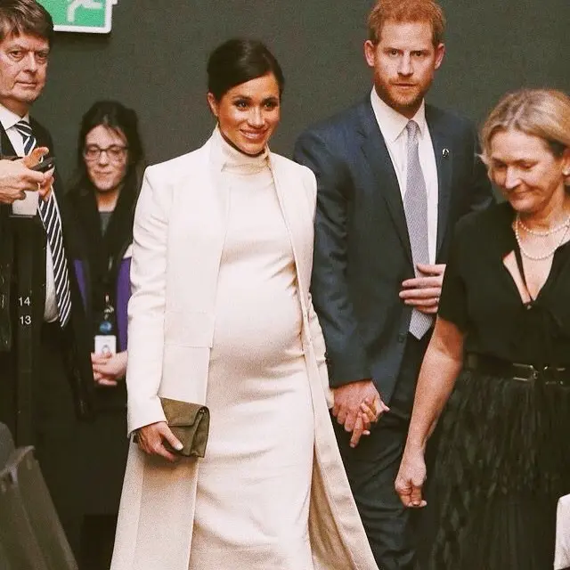 4 Paduan Warna Serasi dalam Outfit Ibu Hamil Meghan Markle
