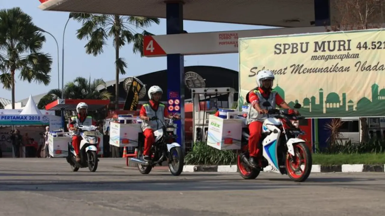 Pertamina menyiapkan BBM kemasan yang dijual di KiosK Pertamax dan Mobile Dispenser yaitu truk tangki BBM yang dilengkapi dengan dispenser dan nozzle sehingga bisa mengisikan BBM langsung ke kendaraan.