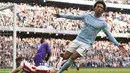 Pemain Manchester City, Leroy Sane mencetak satu gol dan satu assist saat melawan Stoke City pada Premier League di Etihad Stadium, Manchester, (14/10/2017). Manchester City menang telak 7-2. (AFP/Oli Scarff)
