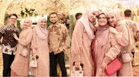 Potret Zaskia dan Shireen Sungkar kondangan bareng, kompak dengan keluarga besar. (sumber: Instagram/shireensungkar)