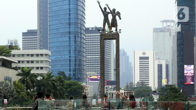 056091000_1665398101-20221010-Uji-Coba-Anjungan-Halte-Transjakarta-Bunderan-HI-Tallo-3.jpg