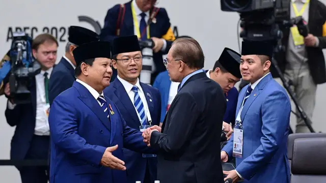 Presiden Prabowo Subianto saat menghadiri APEC Economic Leaders’ Meeting (AELM) sesi ke-2 di Hwabaek International Convention Centre (HICO), Gyeongju, Korea Selatan, Sabtu (1/11/2025) (Birto Pers Sekretariat Presiden)
