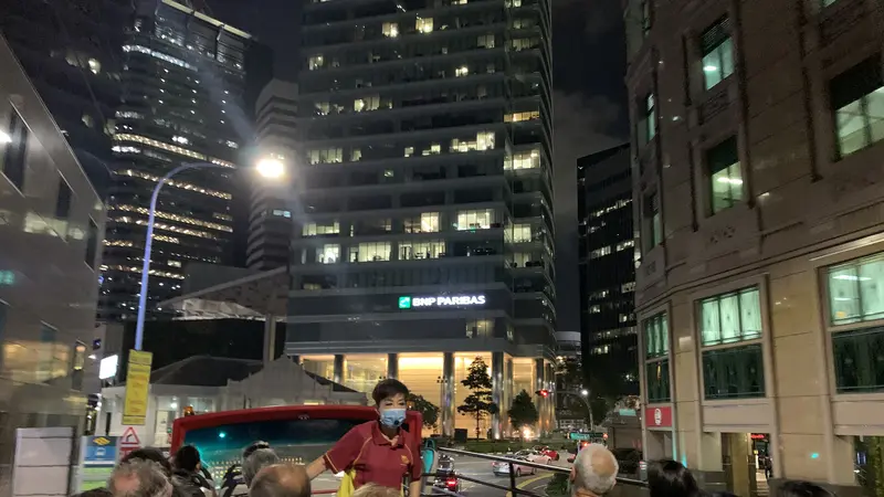 Kejutan Menyenangkan Saat Tur Bus Bertingkat Malam di Singapura