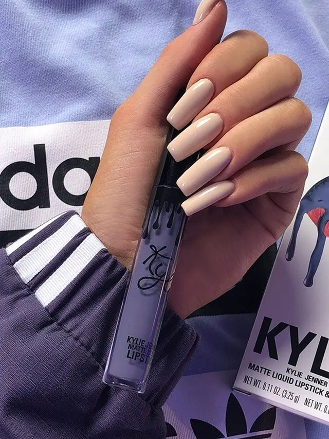 Koleksi "Reveal Your Voice" kolaborasi Adidas dan Kylie Jenner yang terinspirasi dari warna lip kit