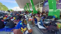 Ribuan pemudik saat memadati Pelabuhan Semayang Balikpapan, pada Jumat (29/4/2022). (Liputan6.com/Apriyanto)