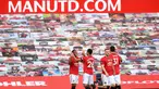 Penyerang Manchester United, Anthony Martial (kiri) berselebrasi dengan rekan-rekannya usai mencetak hattrick ke gawang Sheffield United pada pertandingan lanjutan Liga Inggris di Old Trafford di Manchester, Inggris (24/6/2020). MU menang telak 3-0 atas Sheffield United. (Michael Regan/Pool via AP)