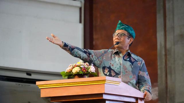 Menkopolhukam Mahfud MD saat menjadi pembicara di Universitas Udayana, Denpasar Bali, Selasa (10/10/2023).