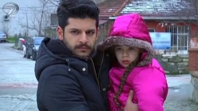 Paman Selim Cium Sayang untuk Elif, Penggemar Terbakar Cemburu