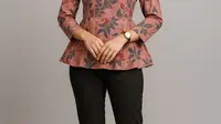 Outfit Atasan Wanita Trendy, 7 Padu Padan Ini Bikin Penampilanmu Makin Oke