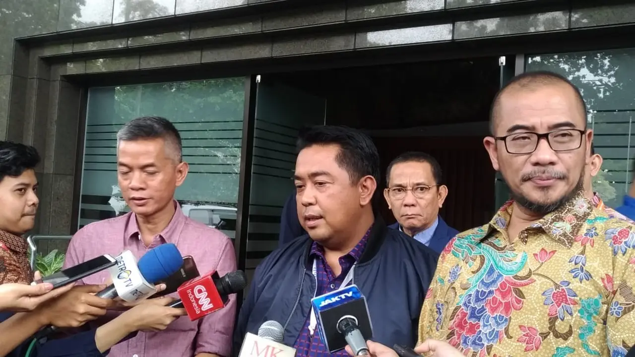KPU RI menyerahkan jawaban gugatan hasil Pileg 2019 ke Mahkamah Konstitusi (MK), Jumat (5/7/2019).